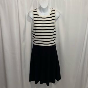 GAP Women’s Sleeveless Dress Fit & Flare Classic Stripes 100% Cotton Size Medium